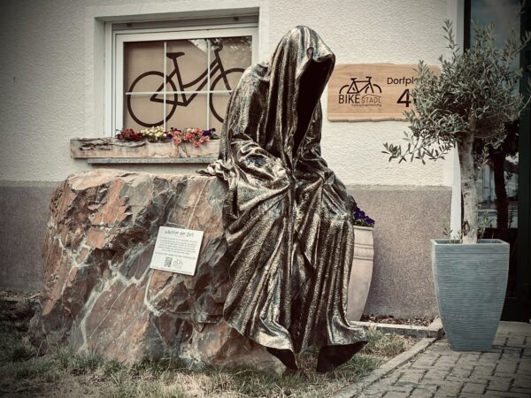 Bike Stadl Wächter der Zeit Guardians of Time Fahrradvermietung Lausitzer Seenland Senftenberger See Dorfplatz 40 Bike Stadl Wächter der Zeit Guardians of Time Fahrradvermietung Lausitzer Seenland Senftenberger See Dorfplatz 40