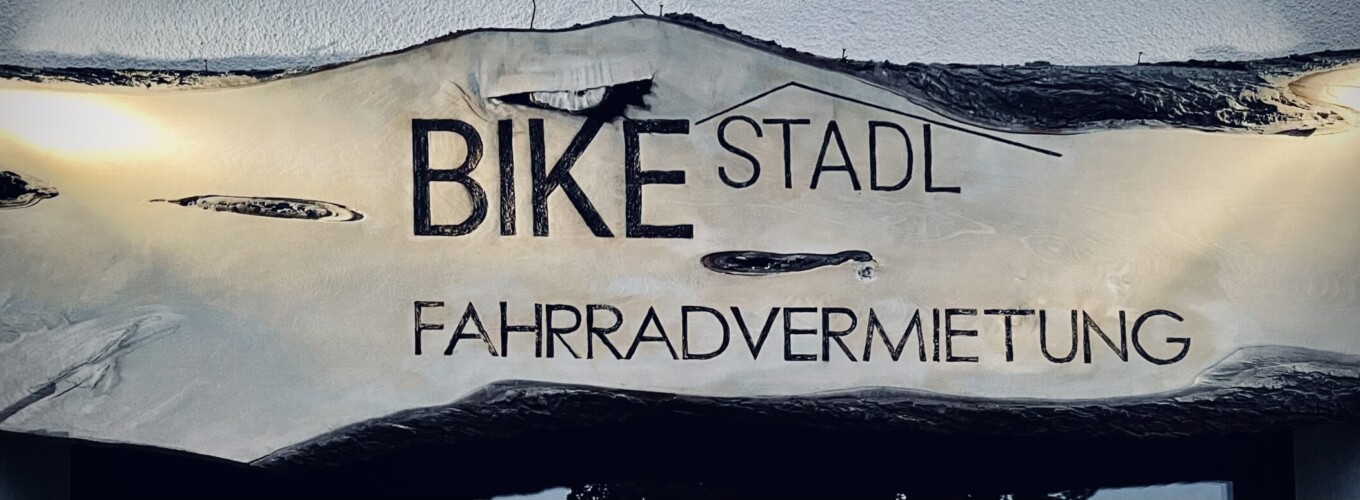 Bike Stadl Schild am Dorfplatz 40 Großkoschen